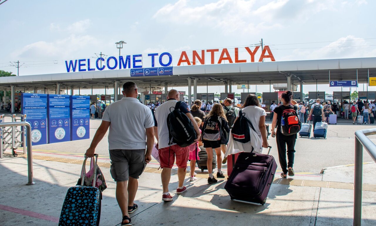 Българите са съставлявали 8,2% от чуждестранните туристи в Турция през март 2022г.